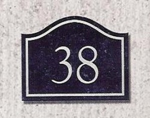Huisnummer van steen 