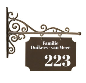 Uithangbord voordeur kleur roestbruin