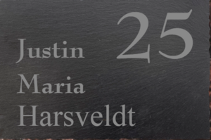 Leisteen naamplaatje