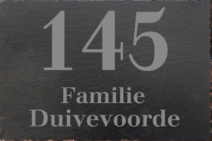 Leisteen naambord
