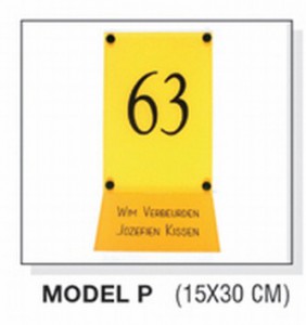 Plexiglas naambordje model P  afmeting 15 x 30 cm 